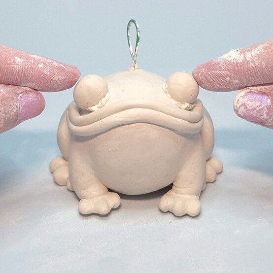 idea%5Fnovelty%2Dchristmas%2Ddecorations%2Dfrog%5Fstep%2D13.jpg?sw=554&q=85