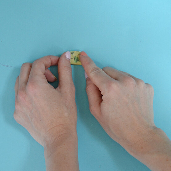 jungle-themed-party-cake-toppers-3.jpg?sw=554&q=85