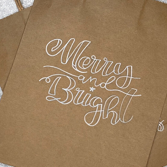 idea_ways-to-personalise-a-christmas-gift-bag-bright_step2.jpg?sw=554&q=85