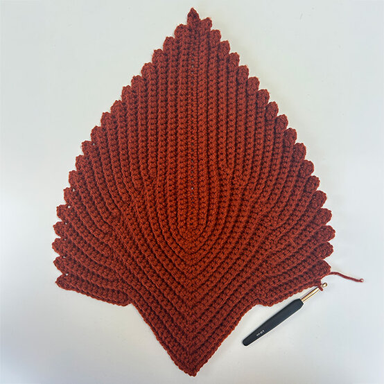 ideas%5Fhow%2Dto%2Dcrochet%2Da%2Dleaf%2Dcushion%5Fstep%2D2.jpg?sw=554&q=85