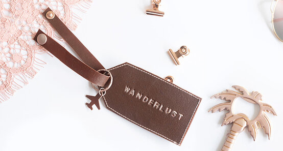 fimo-leather-effect_travel-time_luggage-tag_header-image.jpg?sw=554&q=85