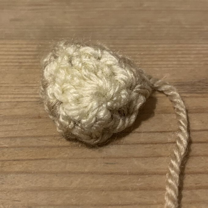 Idea_How-to-Crochet-an-Amigurumi-Corgi_Tail.jpg?sw=680&q=85