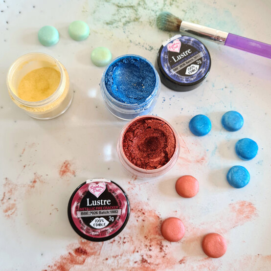 idea_how-to-make-a-coronation-cake_step18b.jpg?sw=554&q=85