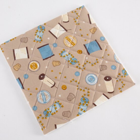 Idea_how-to-sew-a-storage-pouch_step3.jpg?sw=554&q=85