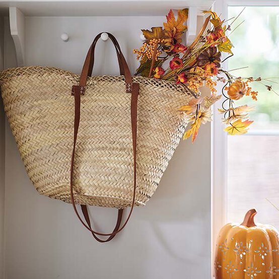 autumn%2Ddecor%2Dideas%5Fflowers.jpg?sw=554&q=85