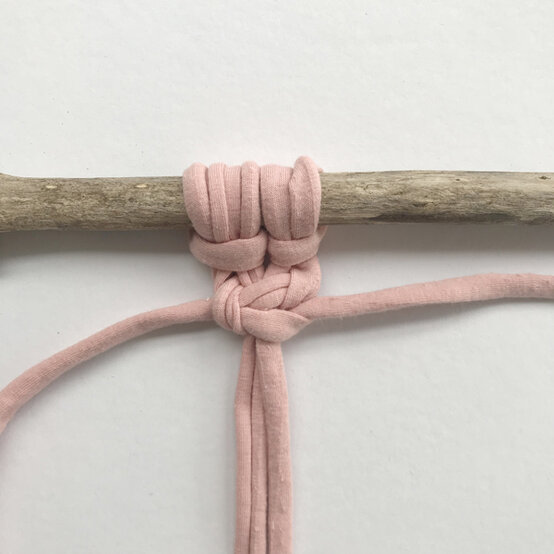 square-knot-step-6.jpg?sw=554&q=85