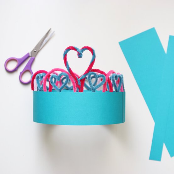 no1_mum_crown_card_step_4.jpg?sw=554&q=85