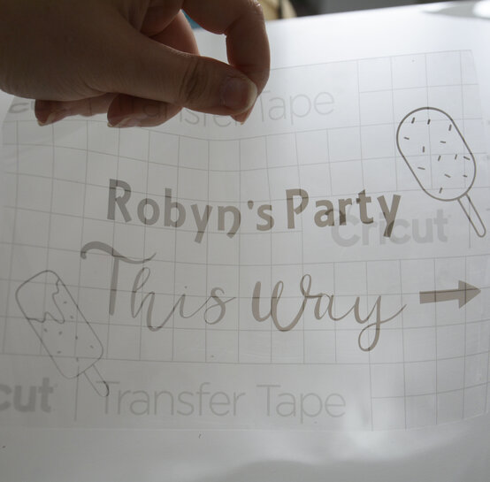 robynspartywallhangingstep11_2.jpg?sw=554&q=85