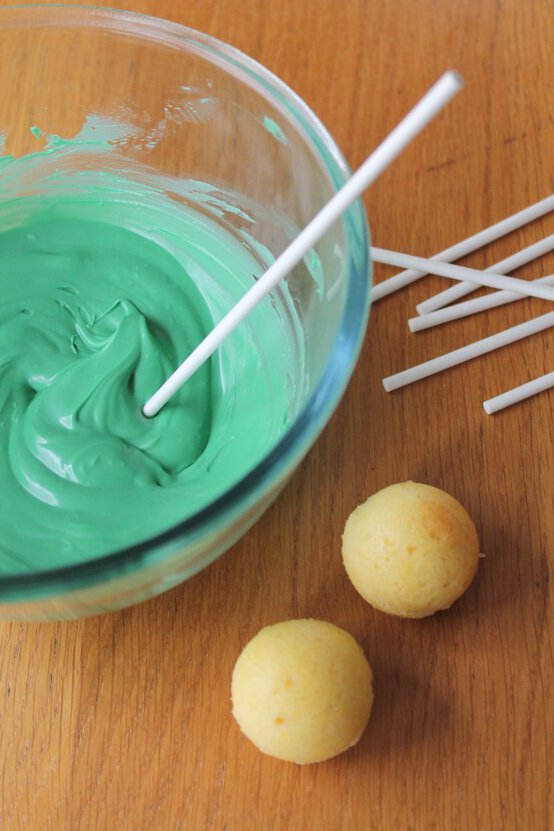 cake-pop-3.jpg?sw=554&q=85