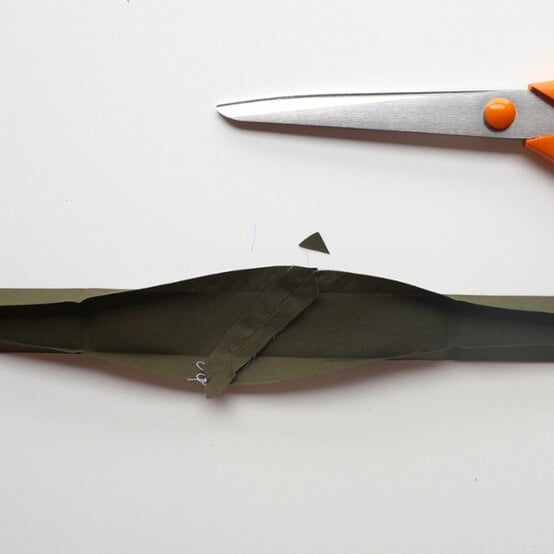 How_to_Make_Flags_Bunting_step%209.jpeg?sw=554&q=85