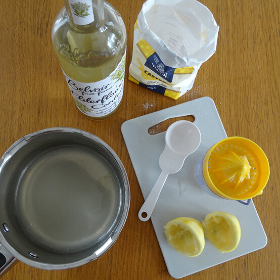 lemonandelderflower-step7.jpg?sw=554&q=85