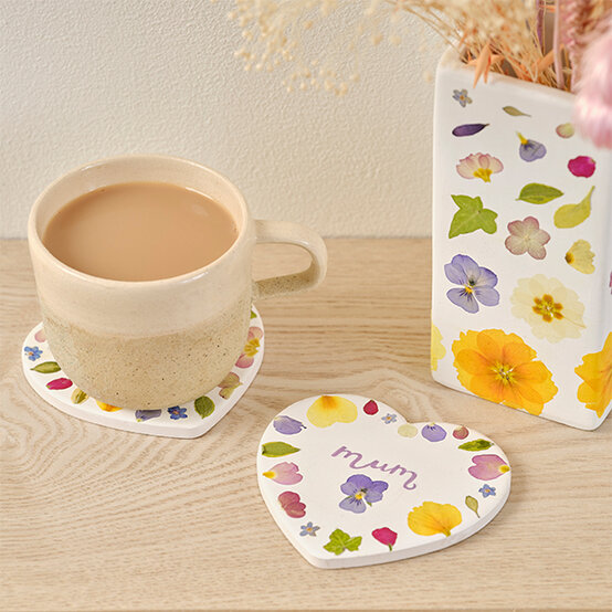 ideas%5Fpressed%2Dflower%2Dgift%2Dideas%2Dfor%2Dmothers%2Dday%5Ffinished%2Dcoasters.jpg?sw=554&q=85