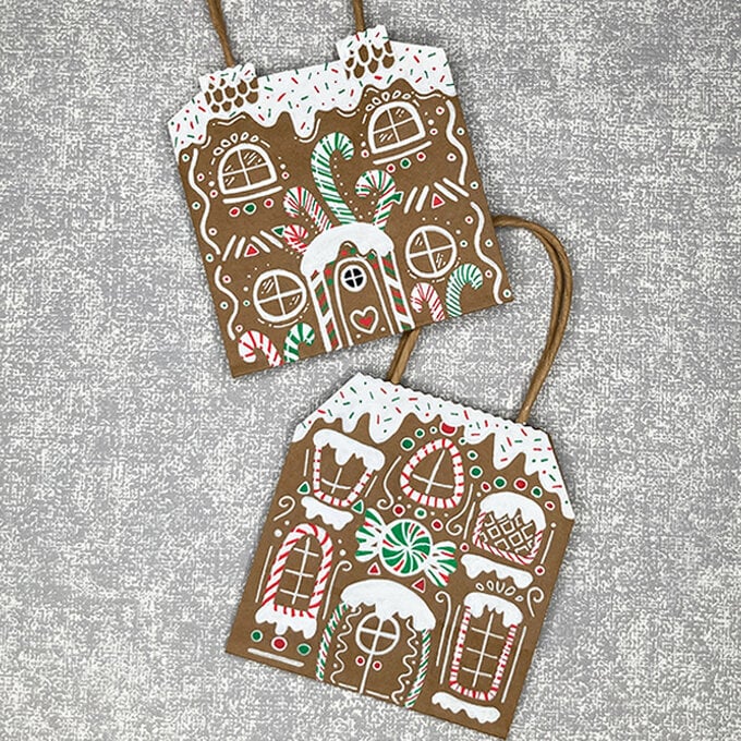 idea_ways-to-personalise-a-christmas-gift-bag-gingerbread_step7b.jpg?sw=680&q=85