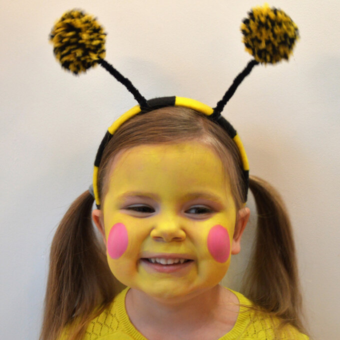 idea_world-book-day-face-painting-bee_step2.jpg?sw=680&q=85