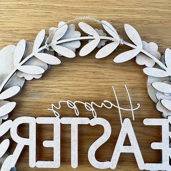 idea%5Fglowforge%2Deaster%2Dwreath%5Fstep7.jpg?sw=554&q=85