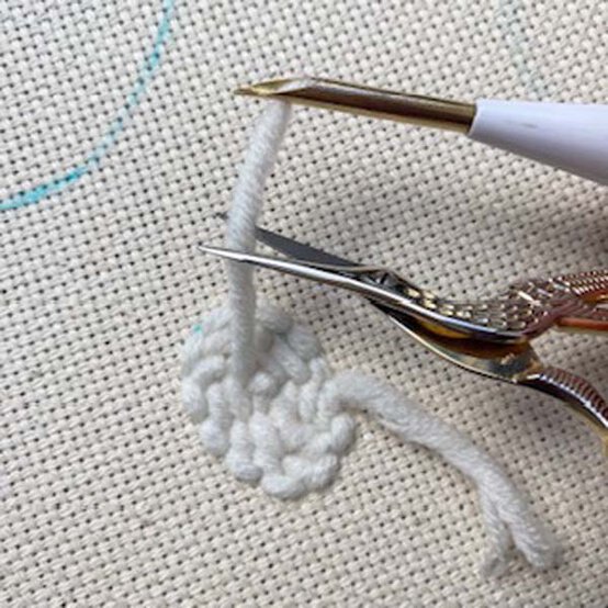 ideas%5Fhow%2Dto%2Dmake%2Da%2Dpunch%2Dneedle%2Dtoadstool%2Dcushion%5Fstep%2D2d.jpg?sw=554&q=85