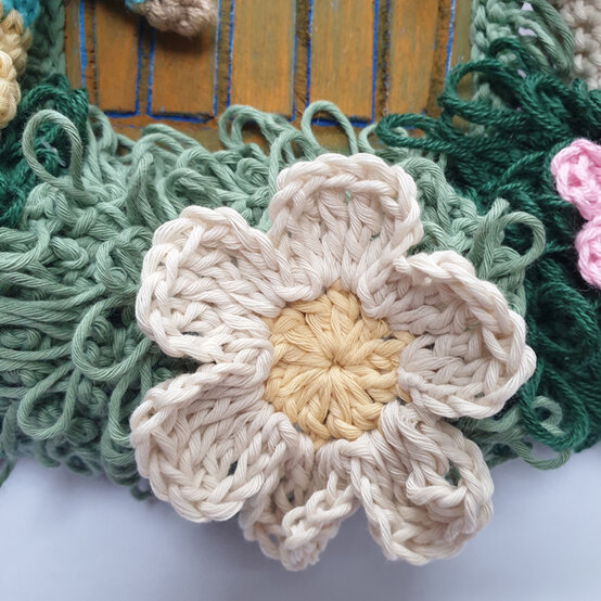 idea_hidden-garden-wreath_step4.jpg?sw=554&q=85