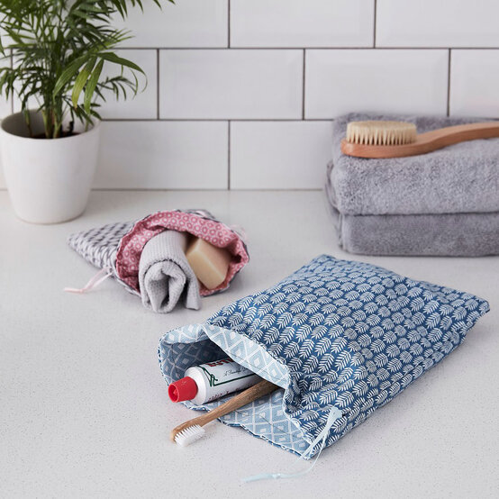 how_to_make_fabric_drawstring_bagscrop.jpg?sw=554&q=85