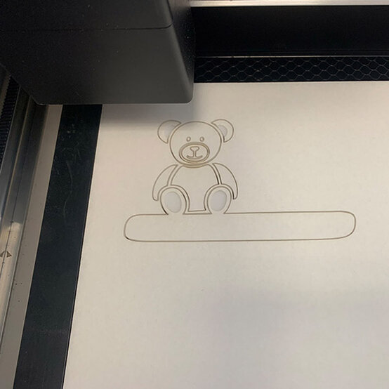 idea_Glowforge-First-Christmas-Snowglobe_Step5.jpg?sw=554&q=85