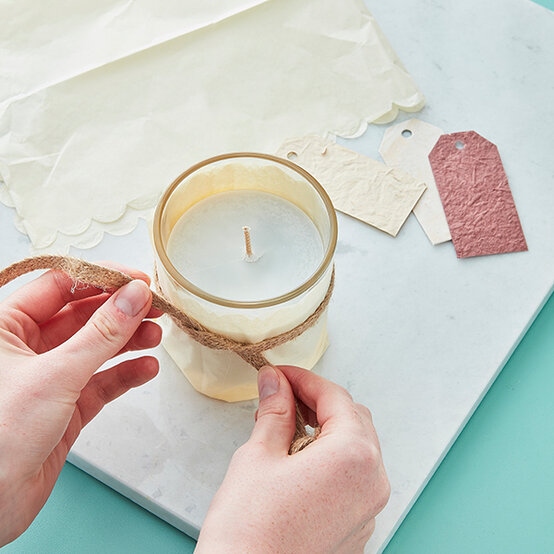 600x600_GSI_Candle_Making_Step7.jpg?sw=554&q=85