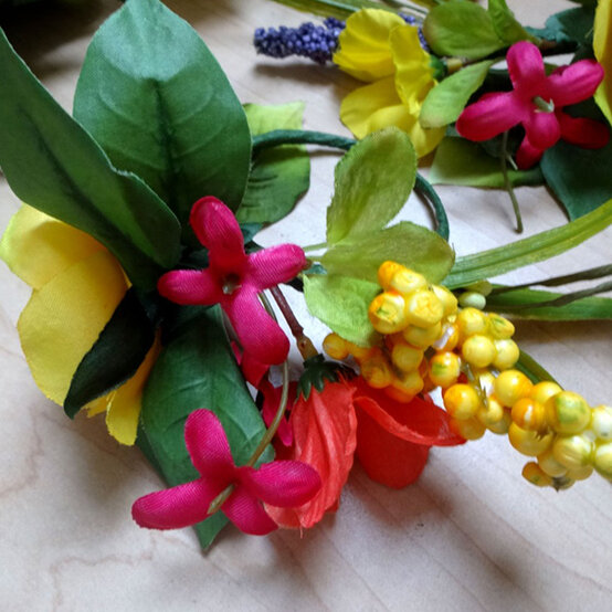 floral-napkin-ring-4.jpg?sw=554&q=85