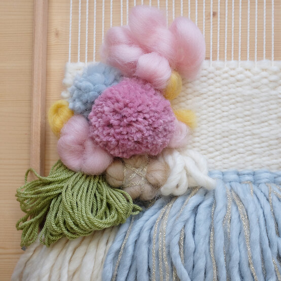 how_to_make_-a_floral_weave_36.jpg?sw=554&q=85