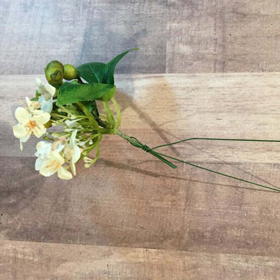 Idea_how-to-make-a-pink-floral-spring-wreath_step6.jpg?sw=554&q=85