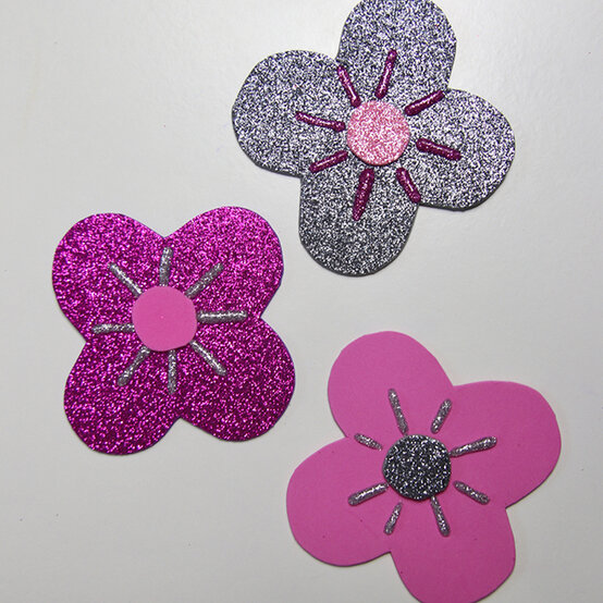 mothers-day-foam-flowers-1c.jpg?sw=554&q=85