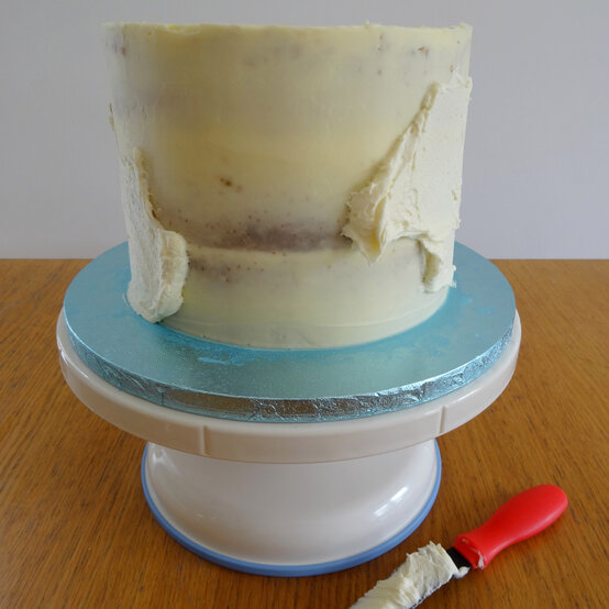 funfetti-ice-cream-cake_step8.jpg?sw=554&q=85