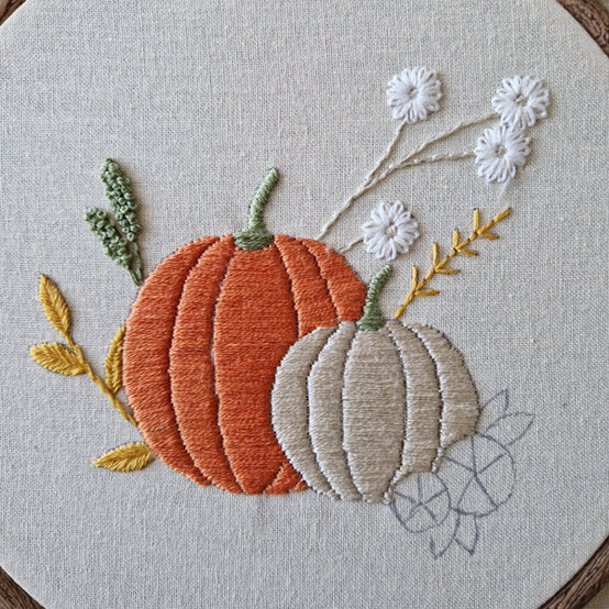 idea%5Fautumn%2Dembroidery%2Dprojects%2Dto%2Dtry%2Dhoop%5Fstep%2D09.jpg?sw=554&q=85