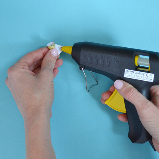 jungle-themed-party-cake-toppers-6.jpg?sw=554&q=85