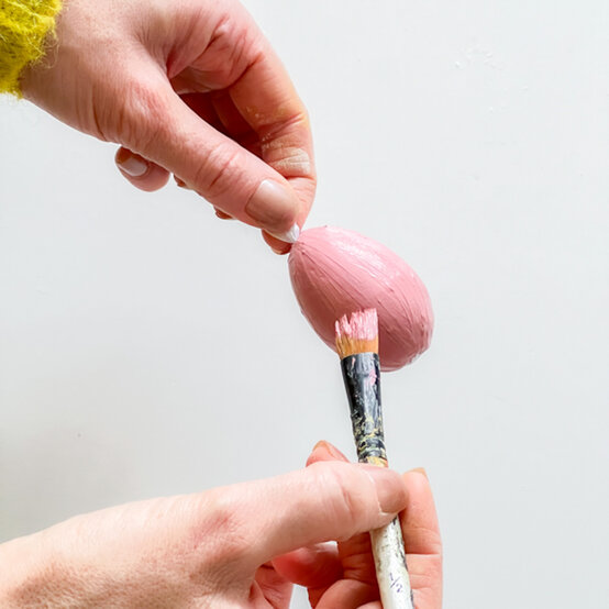 idea%5Fdiy%2Deaster%2Dmantle%2Ddisplay%5Fstep9b.jpg?sw=554&q=85