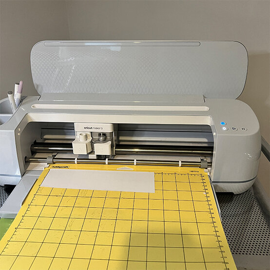 how-to-decorate-a-tote-bag-for-pride_step-9.jpg?sw=554&q=85