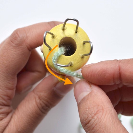 How-to-Make-a-Knitted-Eid-Mubarak-Sign_step2a.jpg?sw=554&q=85