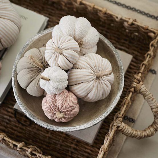 autumn%2Dhome%2Ddecor%5Fcentrepiece.jpg?sw=554&q=85