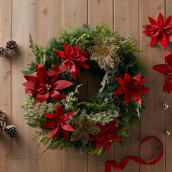 traditional-wreath-making-square.jpg?sw=554&q=85