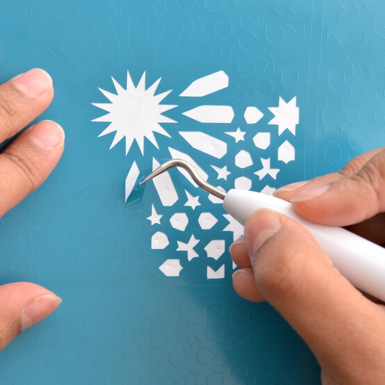 vinyl_tile_tray_7.jpg?sw=554&q=85