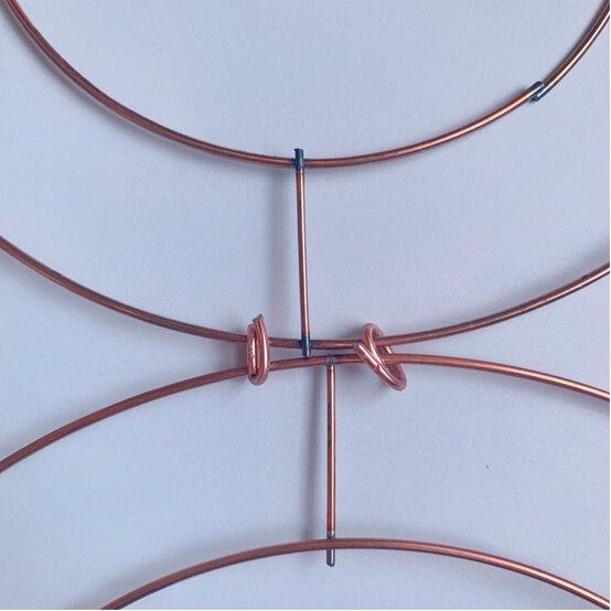 pom_pom_bunny_wall_art_step_3.jpg?sw=554&q=85