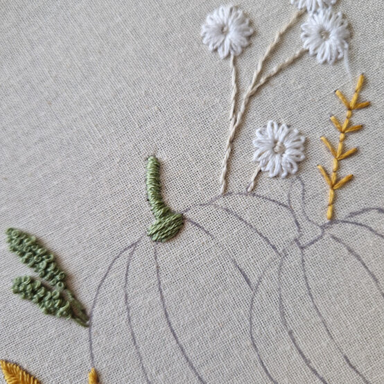 idea%5Fautumn%2Dembroidery%2Dprojects%2Dto%2Dtry%2Dhoop%5Fstep%2D13.jpg?sw=554&q=85