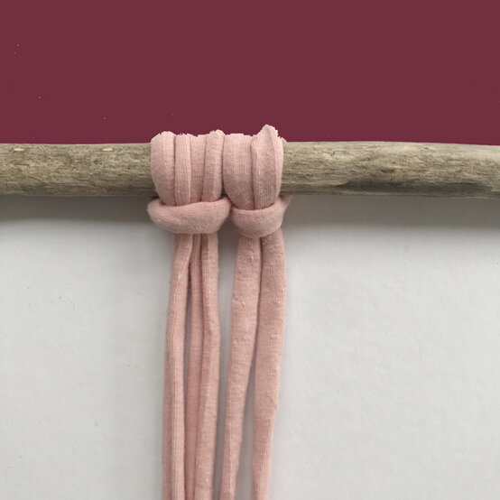 square-knot-step-1.jpg?sw=554&q=85