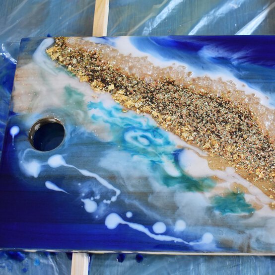 resin-cutting-board-step-8_3.jpg?sw=554&q=85