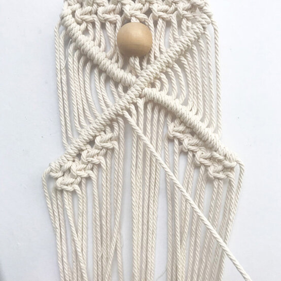 idea_macrame-large-christmas-tree_step15.jpg?sw=554&q=85