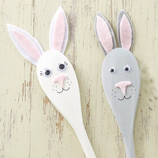easter-bunny-spoon-puppets.jpg?sw=554&q=85