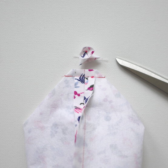 how_to_make_a_buttoned_gift_bag_step-12.jpg?sw=554&q=85