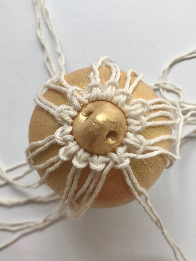 how_to_make_macrame_baubles_gold_tutorial_step-2.jpg?sw=680&q=85