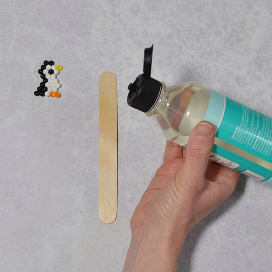 aquabeads_bookmark_step1.jpg?sw=554&q=85