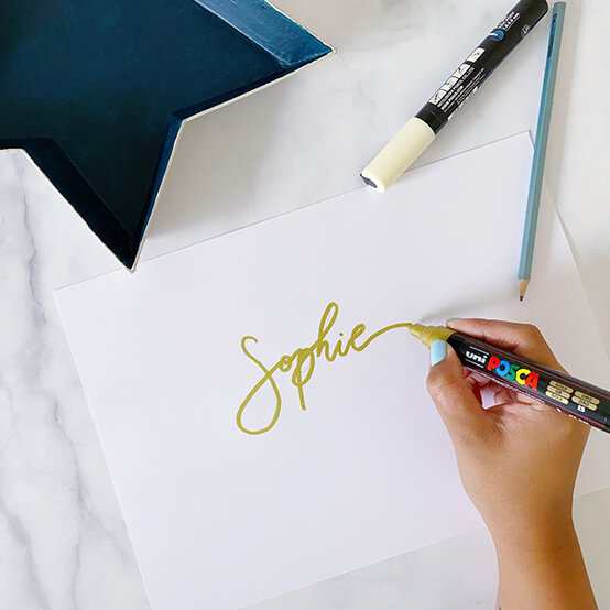 mache-star-tray_step-2.1.jpg?sw=554&q=85