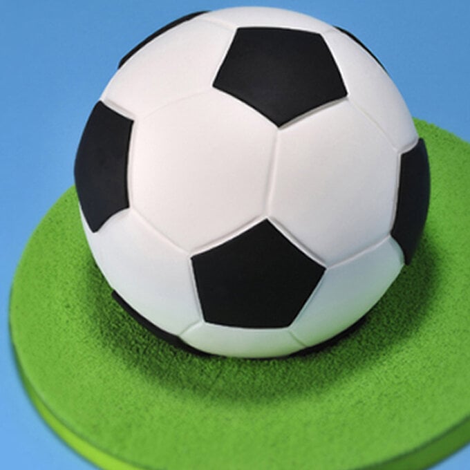 idea_how-to-make-a-football-cake_step15.jpg?sw=680&q=85