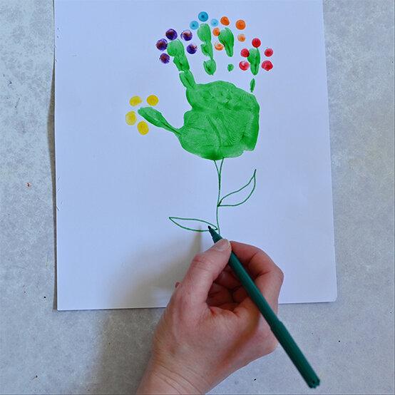 kids-handprint-art-ideas_flowers-3.jpg?sw=554&q=85