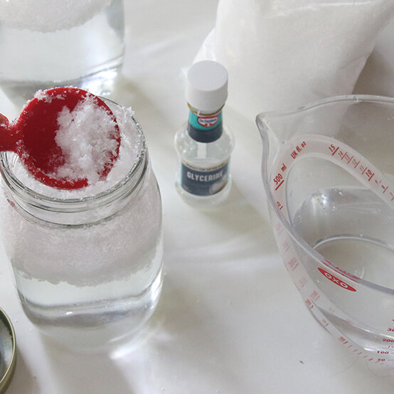 how-to-make-fimo-snow-globes_finishing-3.jpg?sw=554&q=85